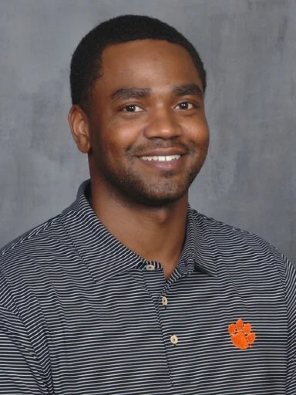 headshot of Vincent Davidson